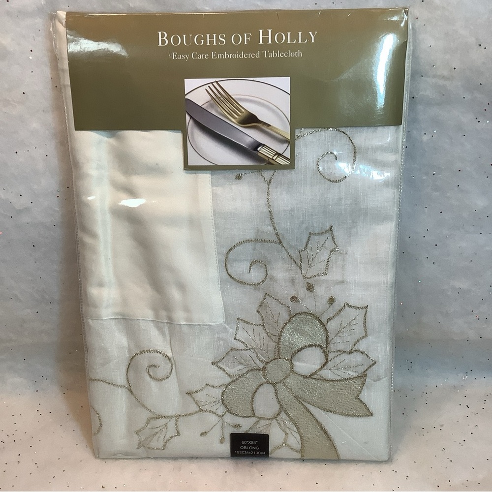 Christmas Table Cloth Oblong 60” X 84” Ivory Gold Metallic Embroidered Holly NEW